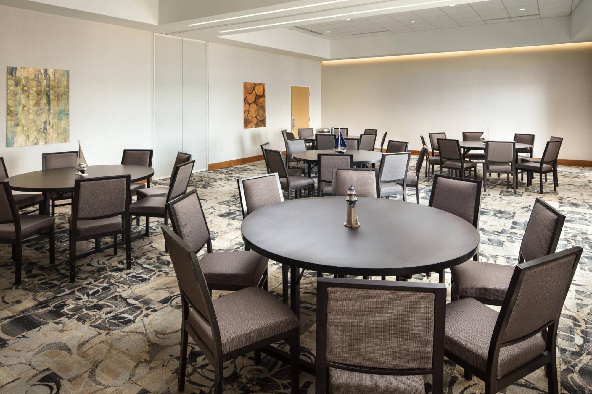 Courtyard By Marriott Erie Bayfront Exterior foto
