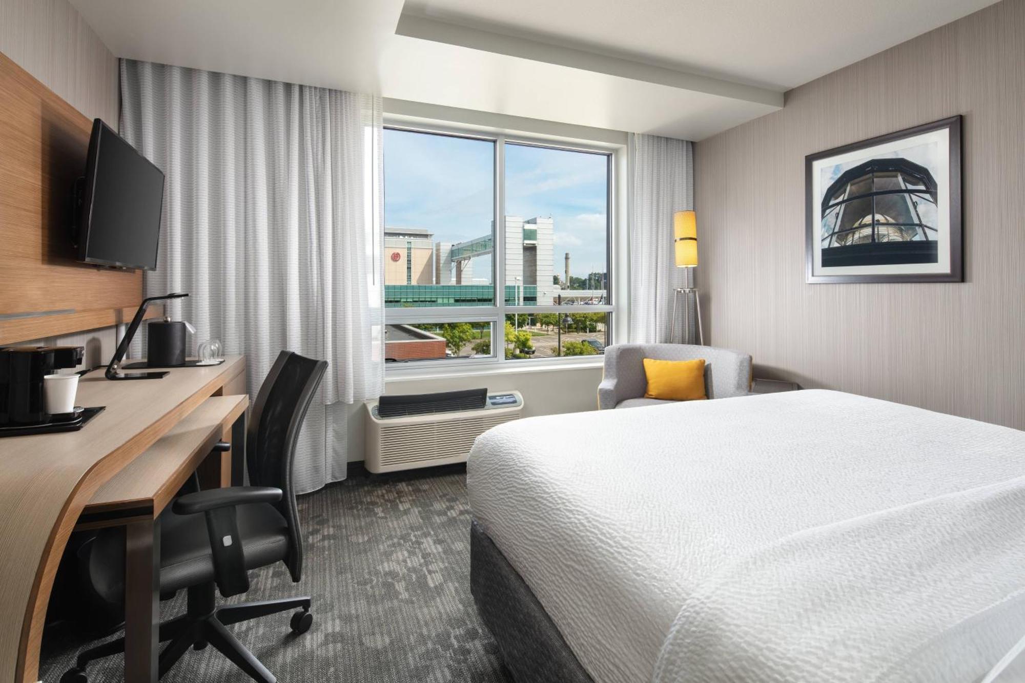 Courtyard By Marriott Erie Bayfront Exterior foto