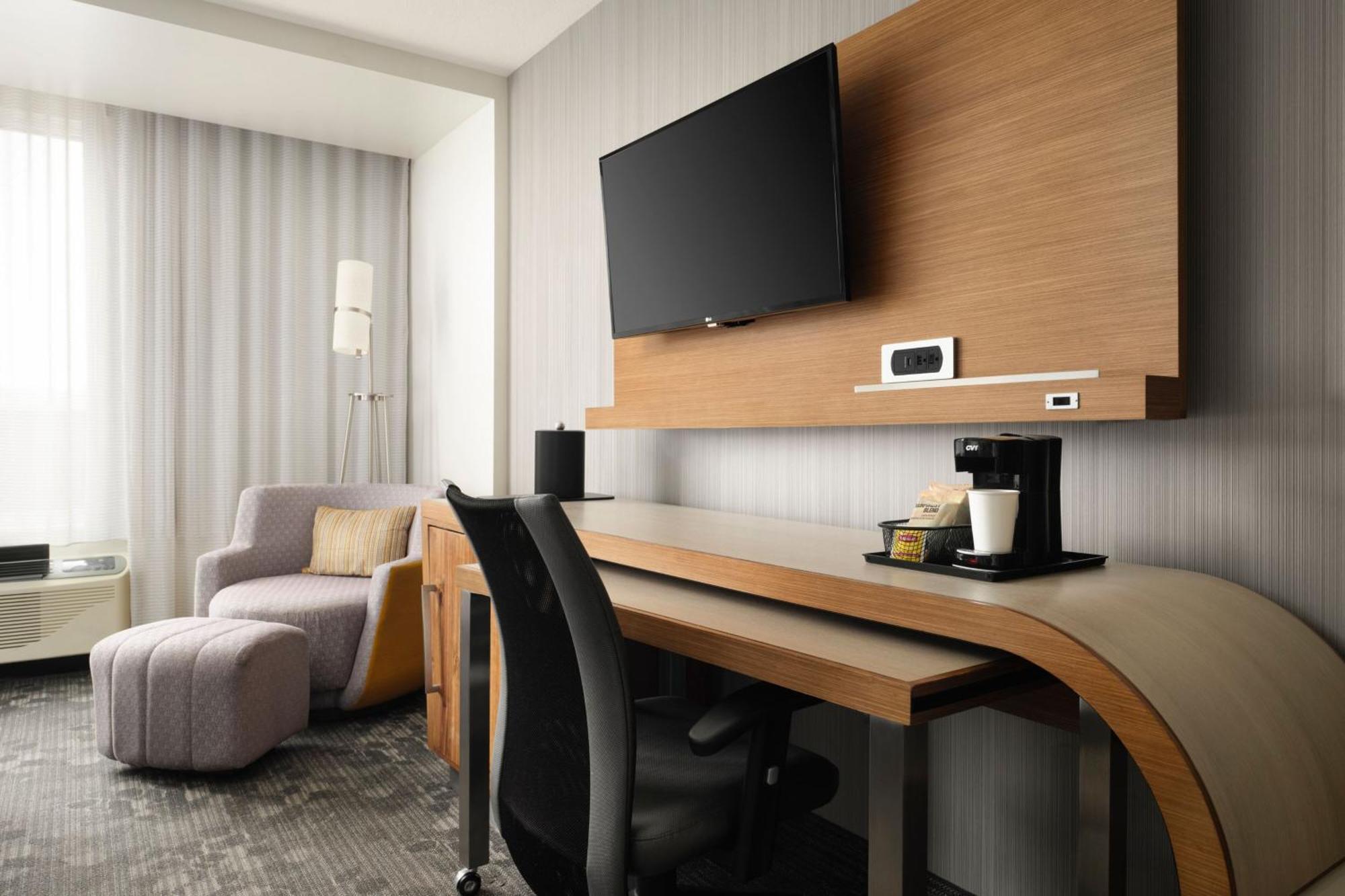 Courtyard By Marriott Erie Bayfront Exterior foto