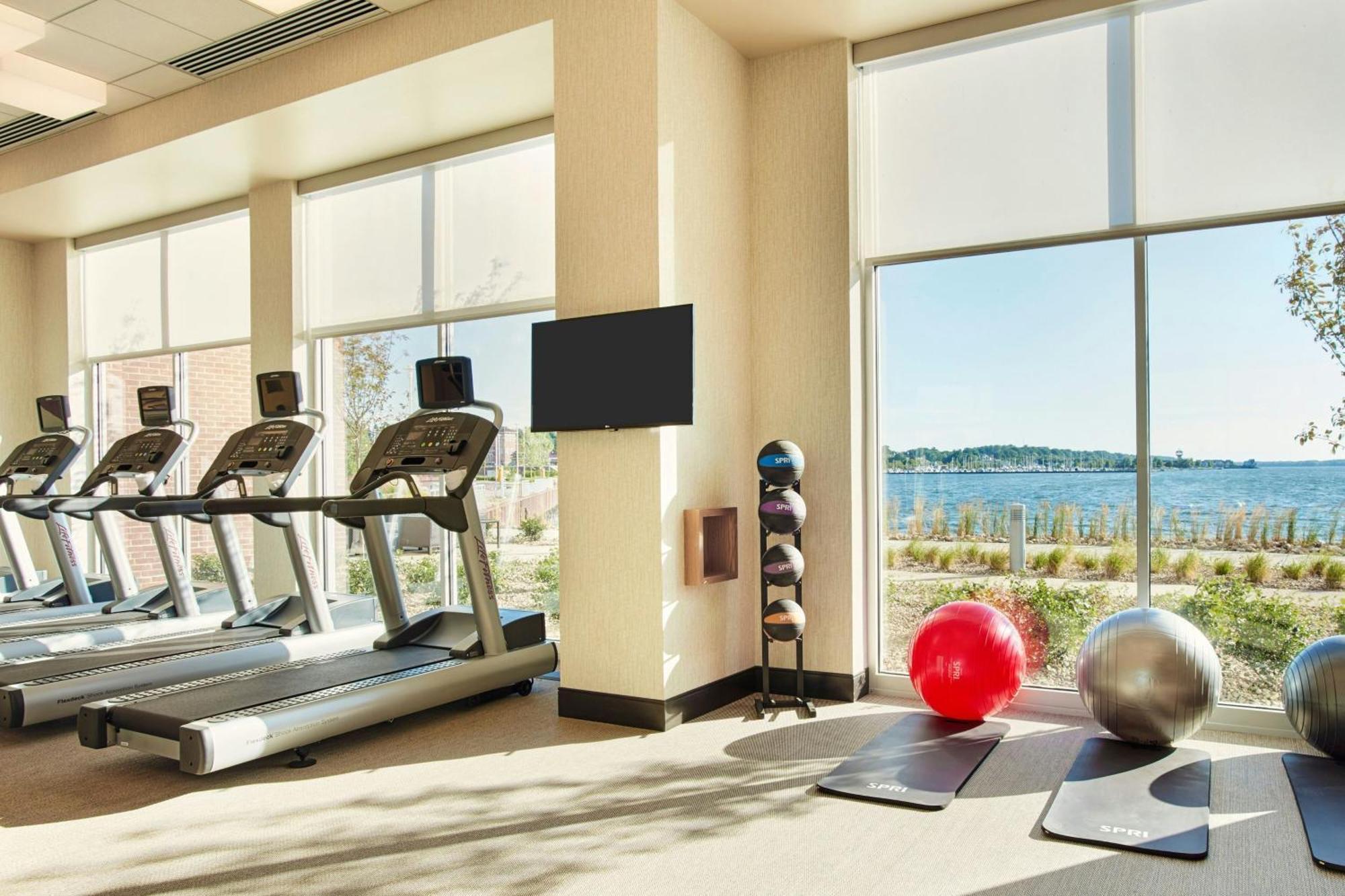 Courtyard By Marriott Erie Bayfront Exterior foto